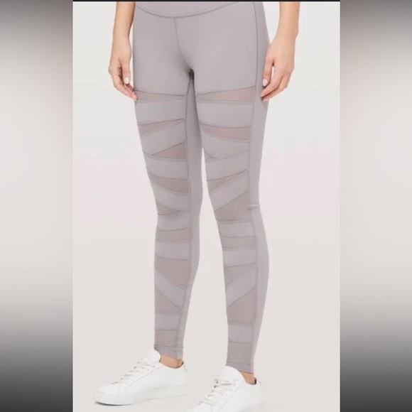 Lululemon Wunder Under Tight 28” Mesh Size 10